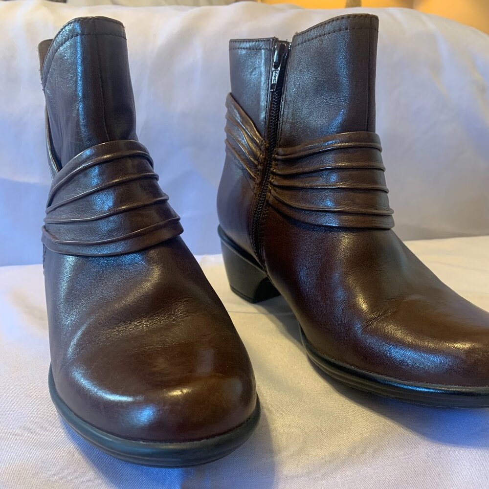 Ladies Clark's Booties Brown Size 7 1/2